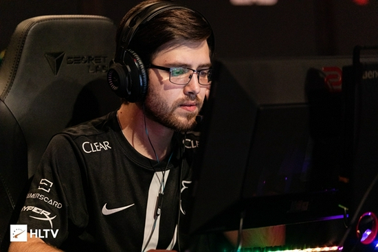 S15瑞士轮首日回顾 BLG意外失利 AL力克HLE迎战GEN