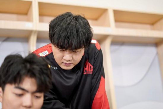 TES遭遇惨败重新洗牌面对GEN的挑战